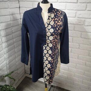 Chico's No Iron Chic Stretch Ladies Size 1 (US - 8) Navy Tan Cream Long Shirt